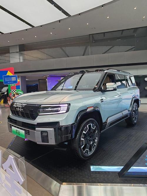 深圳313比亚迪方程豹硬派越野的爆款，英菲尼迪35周年与你共成长